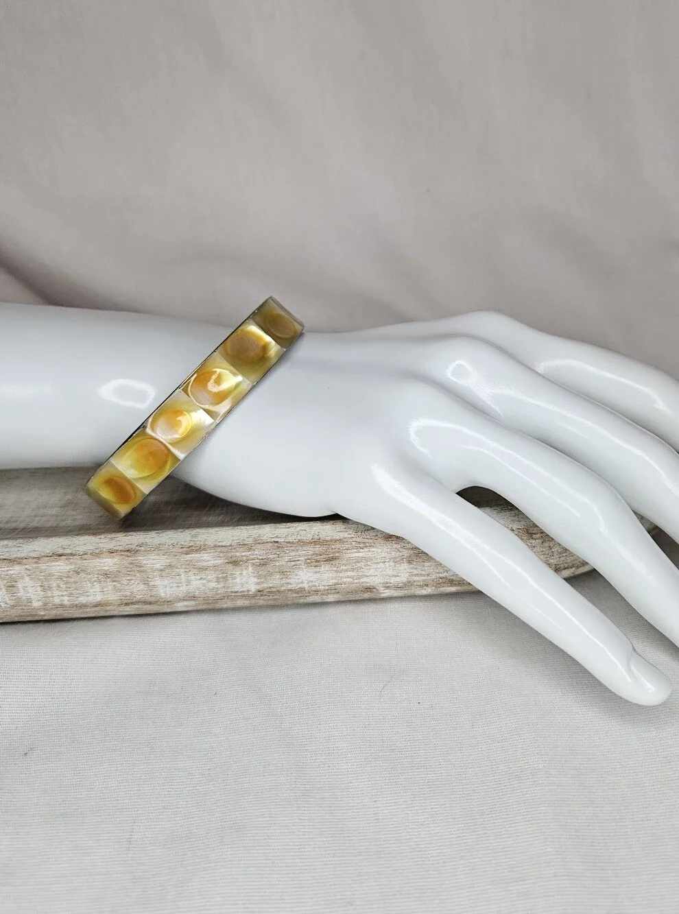 Vintage Yellow Shell Inlay Silver Bangle Bracelet Boho Mother of Pearl Look